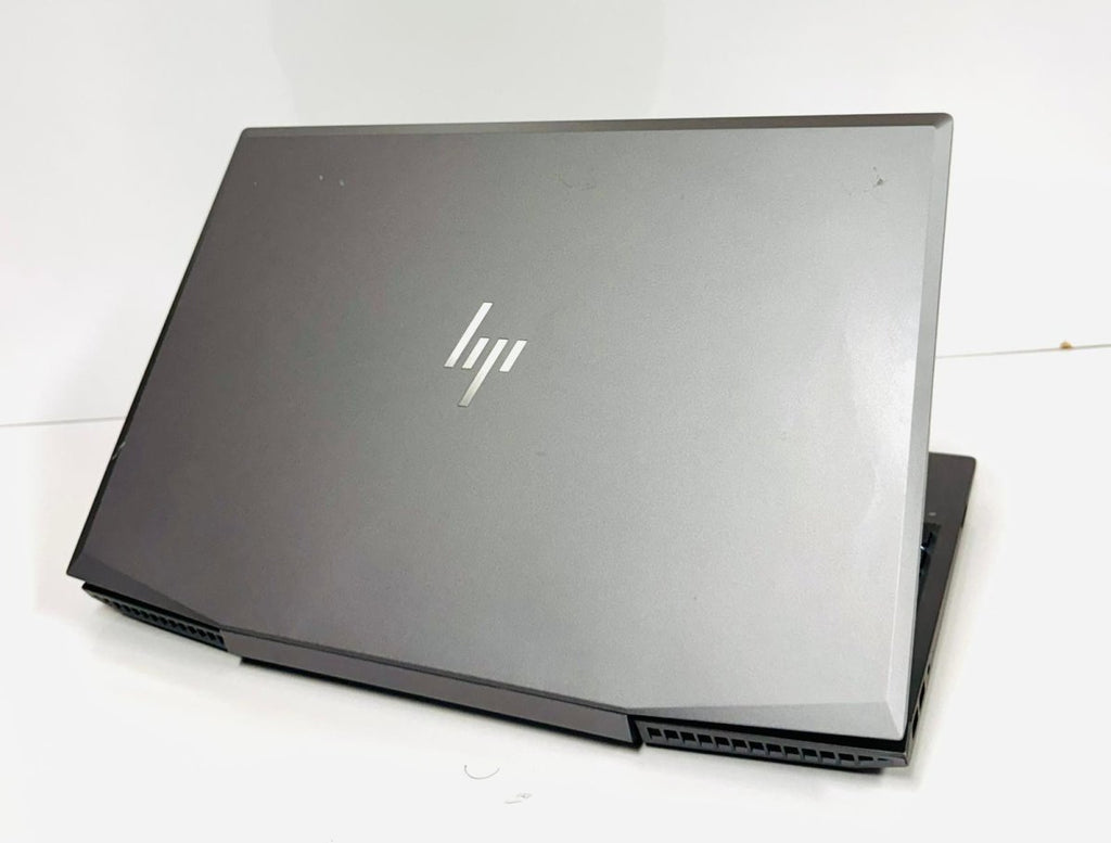 HP ZBook 15v G5 Xeon E-2176M 32GB RAM 256GB SSD Quadro P600 4GB Workstation image 2