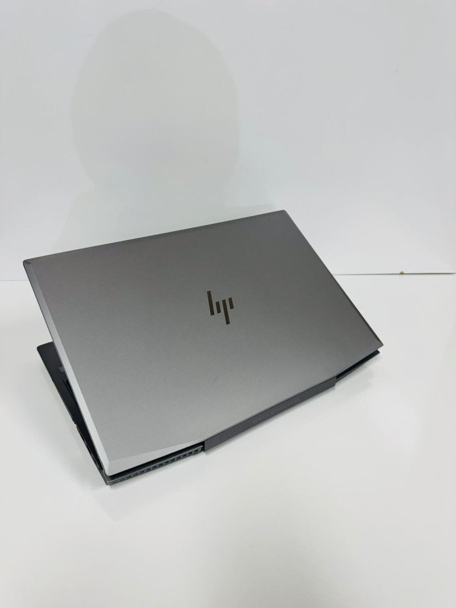 HP ZBook 15v G5 Xeon E-2176M 32GB RAM 512GB SSD Quadro P600 4GB Workstation image 2