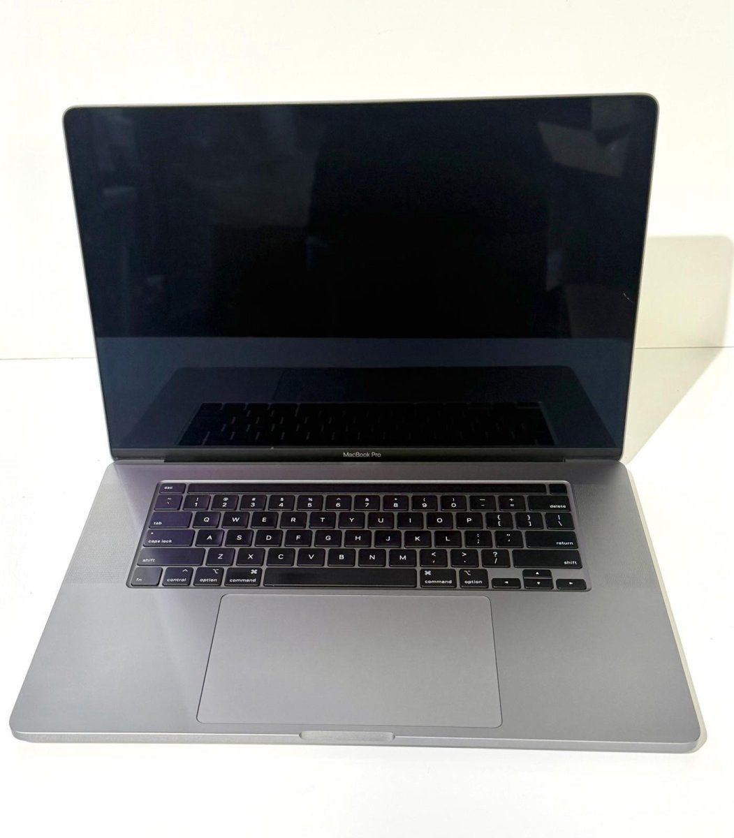 Apple MacBook Pro 16" 2019 i7 16GB RAM 500GB SSD AMD Radeon Pro 5300M Cycles 248 image 1