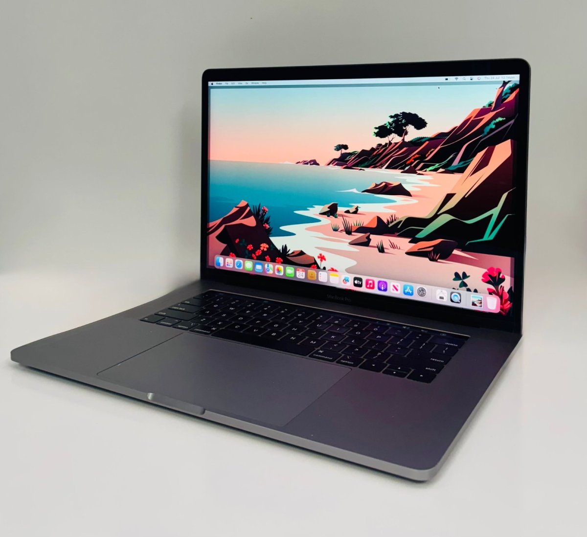 Apple MacBook Pro 2019 |  i7 | 16GB | 256GB | 15.4" Retina | Touchbar | B Grade image 2